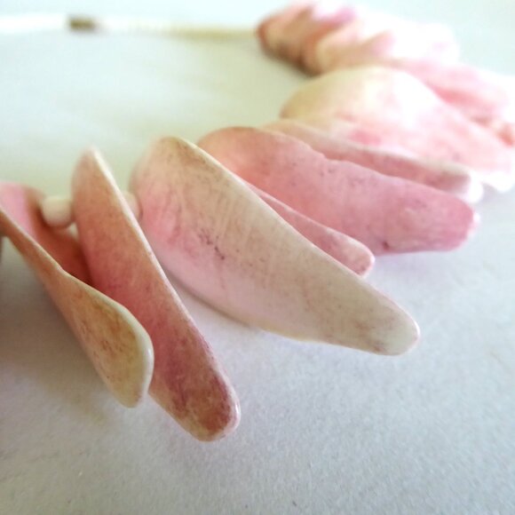 VINTAGE PINK SHELL LEI NECKLACE CHOKER COLLAR 5.5” diameter (PRE-OWNED) - Picture 5 of 8